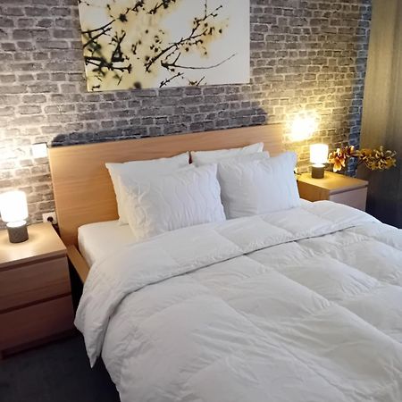 Joanna'S Heart Of Athens One Br Charm Balcony View Walk To Tourist Spots Apartment Екстериор снимка