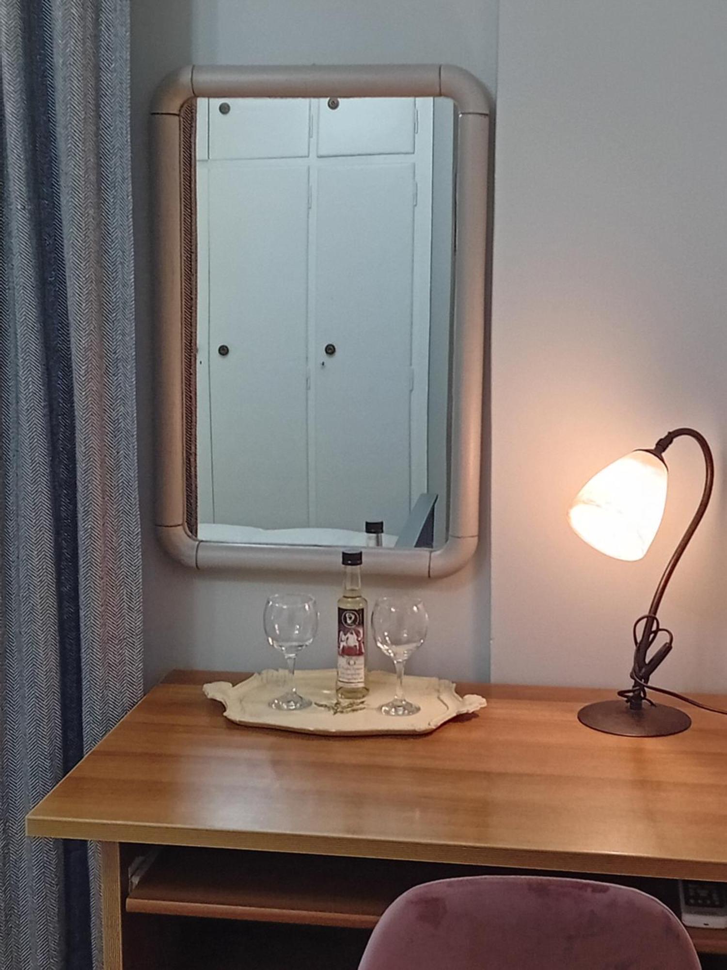 Joanna'S Heart Of Athens One Br Charm Balcony View Walk To Tourist Spots Apartment Екстериор снимка
