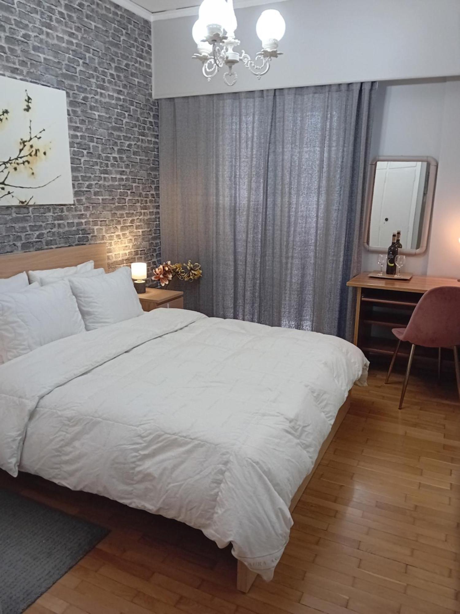 Joanna'S Heart Of Athens One Br Charm Balcony View Walk To Tourist Spots Apartment Екстериор снимка