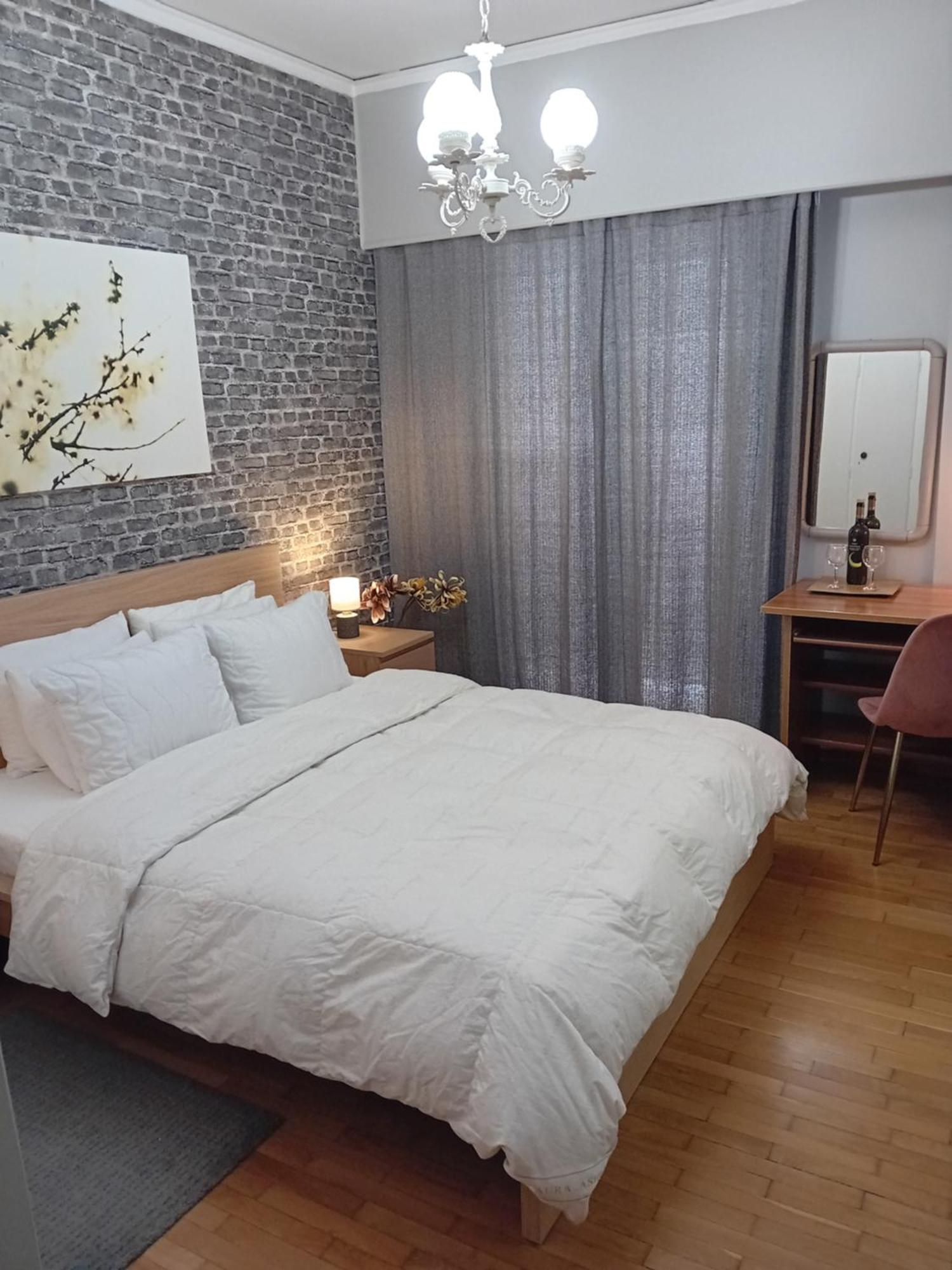 Joanna'S Heart Of Athens One Br Charm Balcony View Walk To Tourist Spots Apartment Екстериор снимка